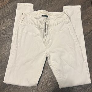 AE Size 4 White Skinny Jeans
